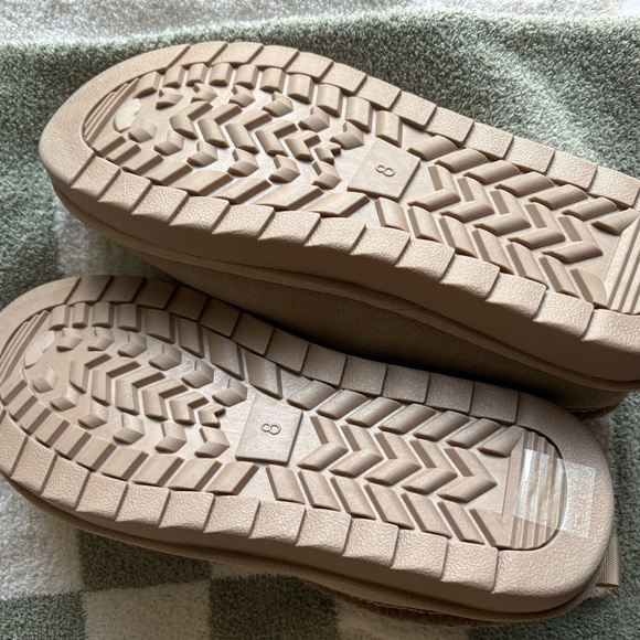 Dream Pairs Beige Women's Slippers - Picture 3 of 4